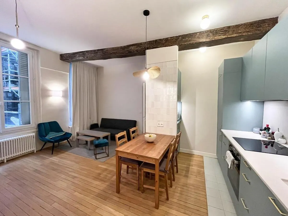 פריז Bel Appartement Renove Dans Le Marais