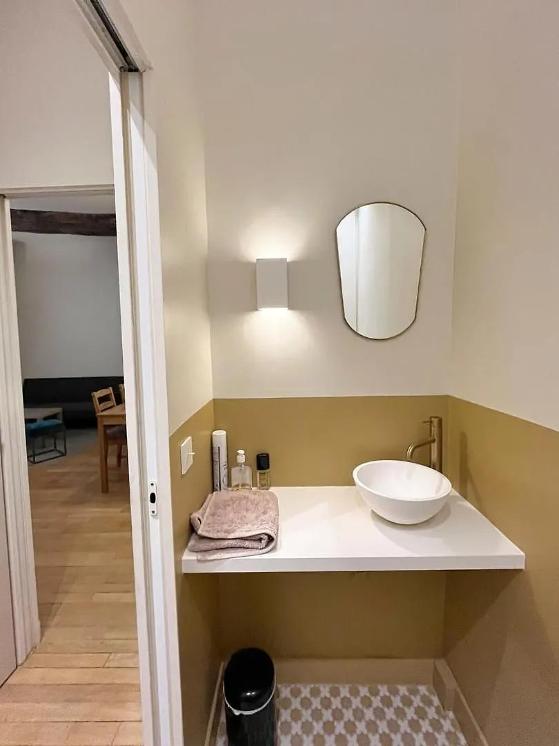 פריז Bel Appartement Renove Dans Le Marais