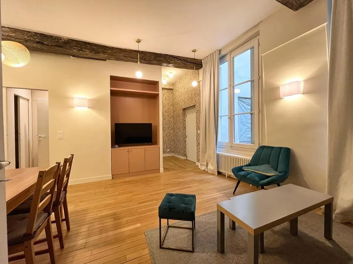 פריז Bel Appartement Renove Dans Le Marais צרפת